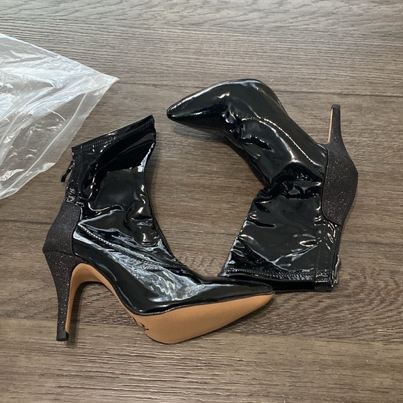 NWT BURJU Savage Ankle Closed Pointed Toe Wet Look With Sparkle Heel | 6.5 - Picture 3 of 10